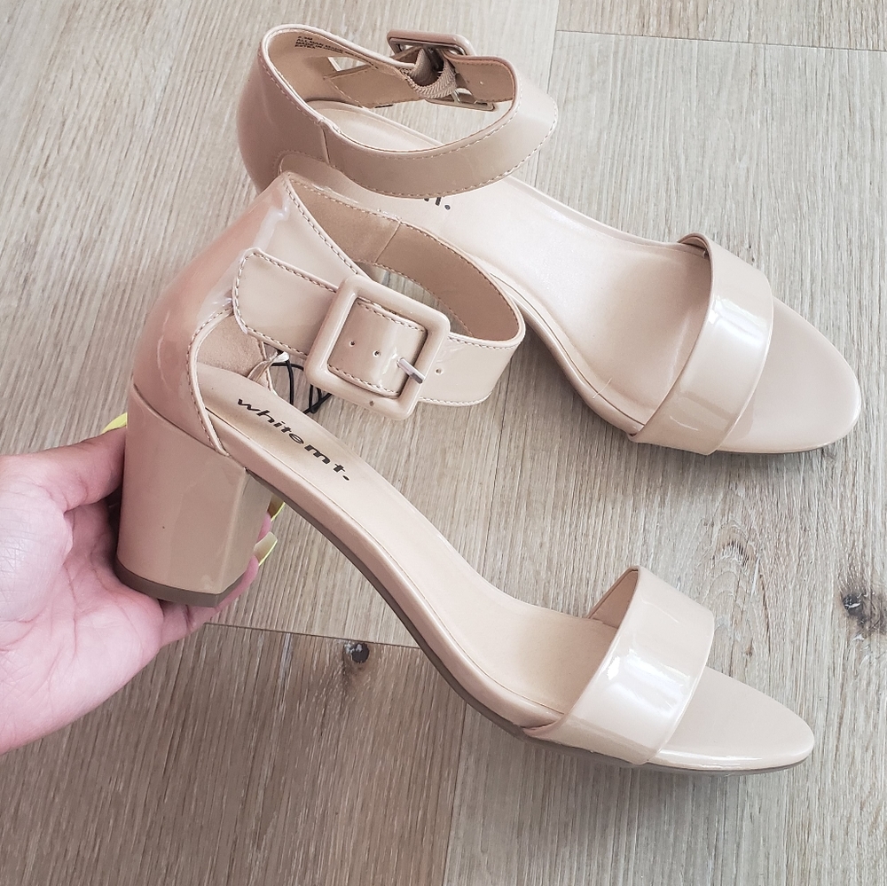NWOT WHITEMT. Tan Heels